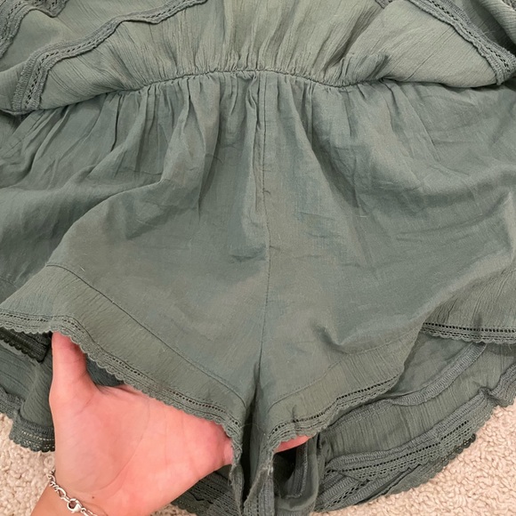 AERIE Rock 'N' Ruffle Palm Green Skort Size XS - Picture 5 of 7